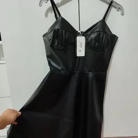 платье короткое