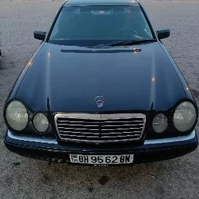 Mercedes-Benz E320 1998