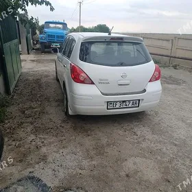 Nissan Versa 2010