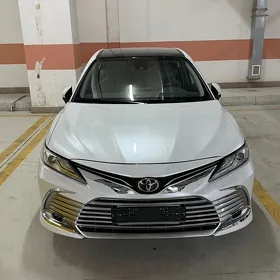 Toyota Camry 2021