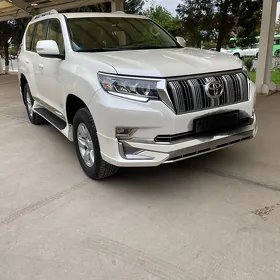 Toyota Land Cruiser Prado 2023