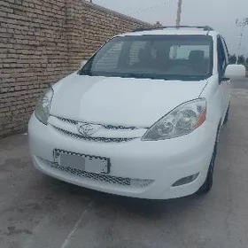 Toyota Sienna 2004