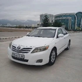 Toyota Camry 2010