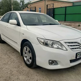 Toyota Camry 2011