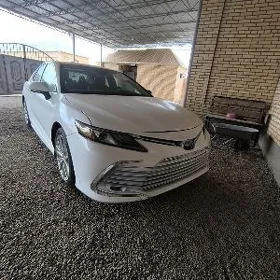 Toyota Camry 2021