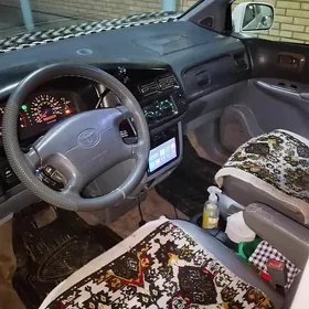 Toyota Sienna 1999