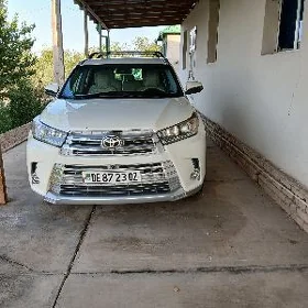 Toyota Highlander 2019