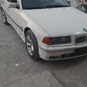 BMW 320 1992