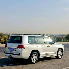 Toyota Land Cruiser 2010
