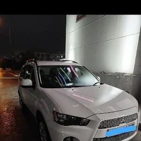 Mitsubishi Outlander 2013