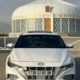 Hyundai Elantra 2023