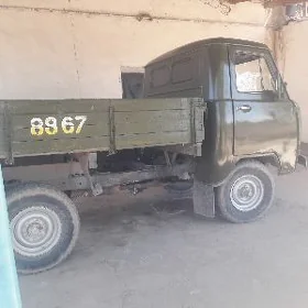 UAZ 452 1988