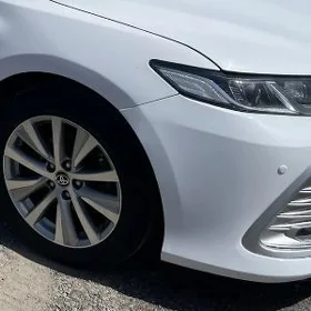 Toyota Camry Hybrid 2021