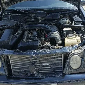 Mercedes-Benz E320 1996
