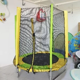 BATUT TROMPOLIN БАТУТ