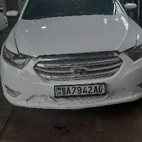 Ford Taurus 2013