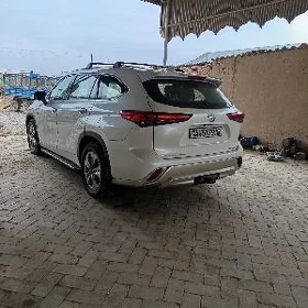 Toyota Highlander 2022