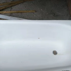 ванна чугунная