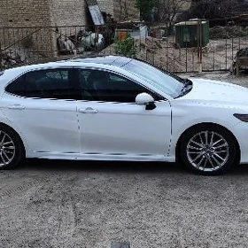 Toyota Camry 2021