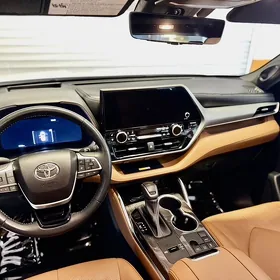 Toyota Highlander 2024
