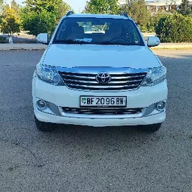 Toyota Fortuner 2014
