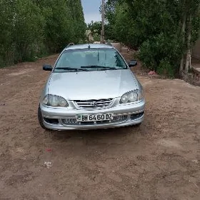 Toyota Avensis 2000