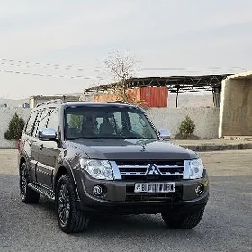 Mitsubishi Pajero 2013