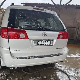 Toyota Sienna 2005