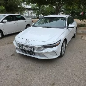 Hyundai Elantra 2024