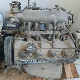 Dwigatel 1.6 CORONA.