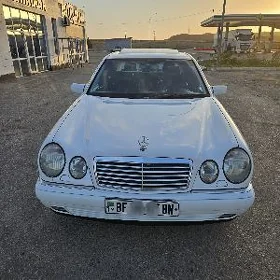Mercedes-Benz E320 1999