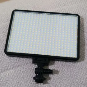 LED çyra kamera üçin