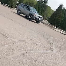 Nissan Pathfinder 2001
