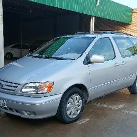 Toyota Sienna 2001