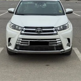 Toyota Highlander 2019