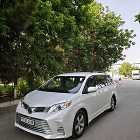 Toyota Sienna 2020