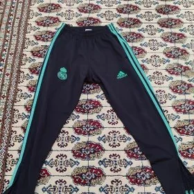 Спортивные костюмы Real Madrid