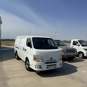 Nissan Urvan 2011