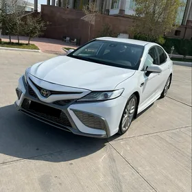 Toyota Camry 2021