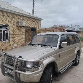 Mitsubishi Pajero 1992