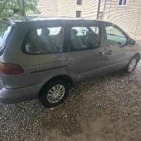 Toyota Sienna 1998
