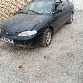 Hyundai Elantra 1996