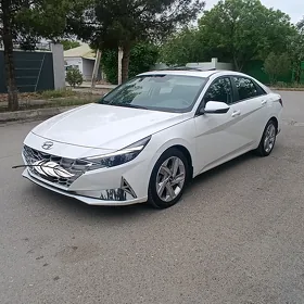 Hyundai Elantra 2022