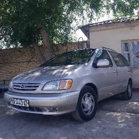 Toyota Sienna 2003