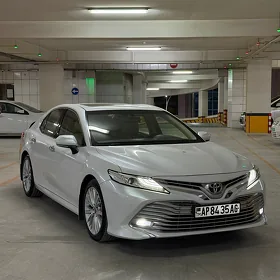 Toyota Camry 2019