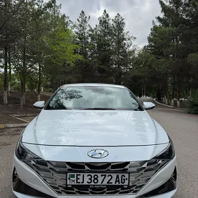 Hyundai Elantra 2023