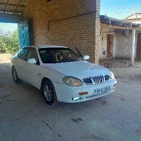 Daewoo Leganza 2001