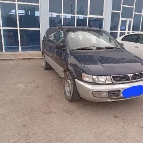 Mitsubishi Chariot 1995