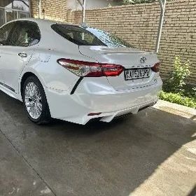 Toyota Camry 2018