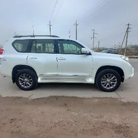 Toyota Land Cruiser Prado 2013